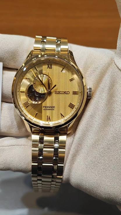 Seiko SSA468J1 PRESAGE watch Automatic Open Heart - Image 2